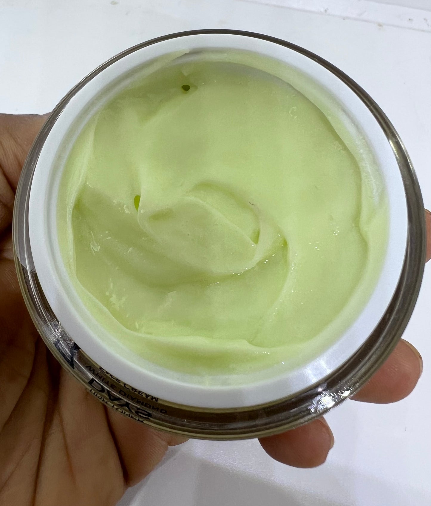 7 Days with under eye pen White Brightening Moisturizer
