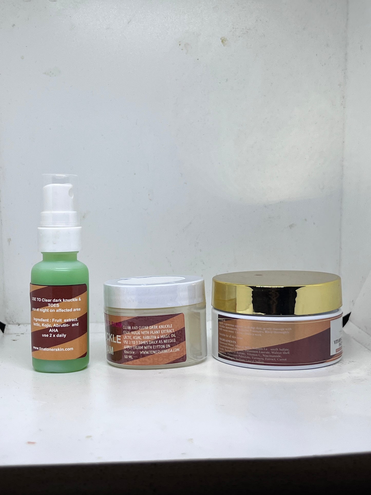 Dark kuckle cream and serum scrub