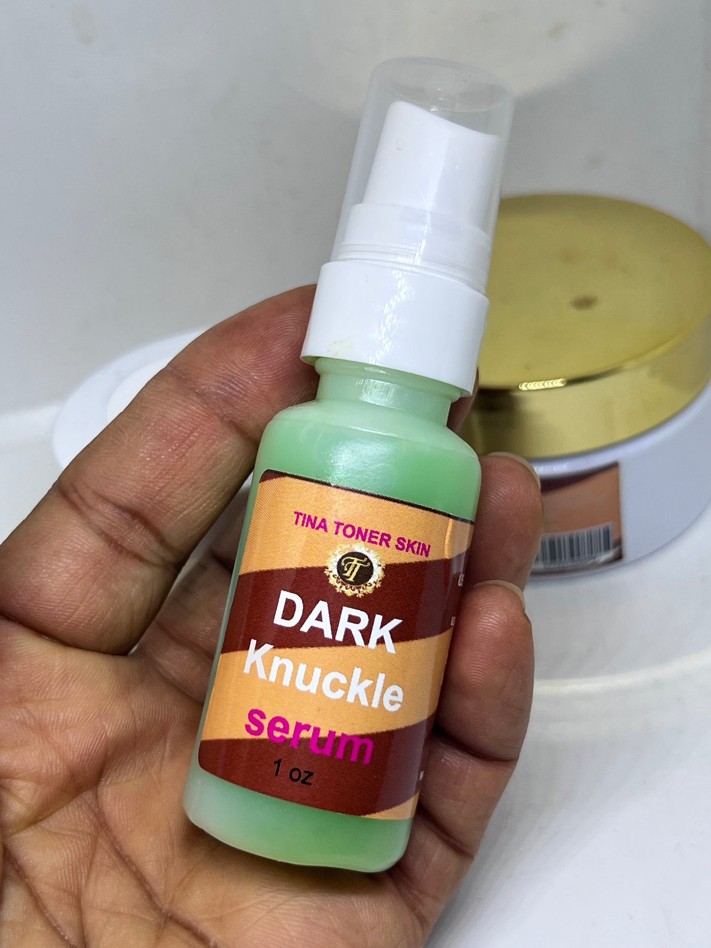 Dark kuckle cream and serum scrub