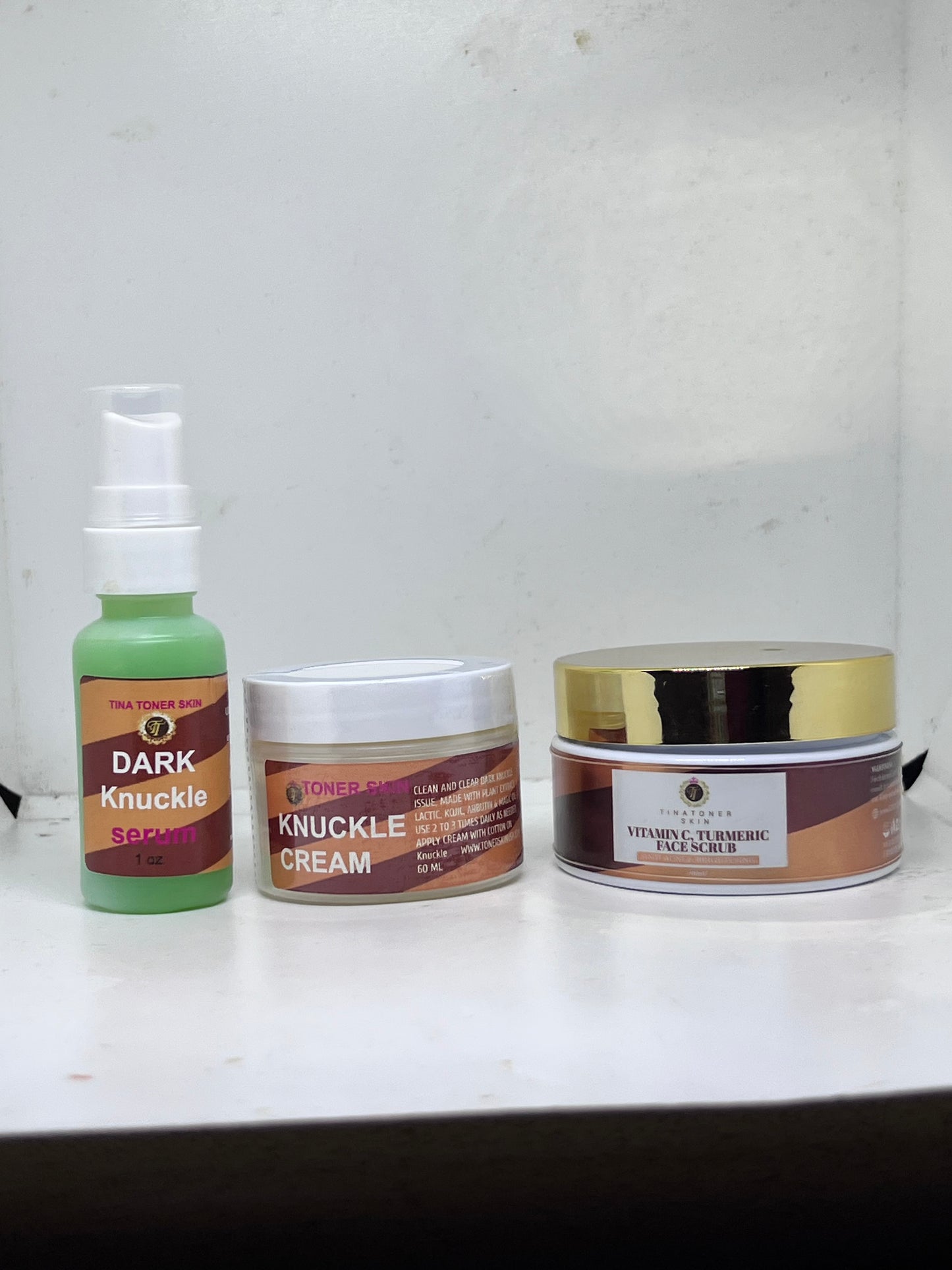 Dark kuckle cream and serum scrub