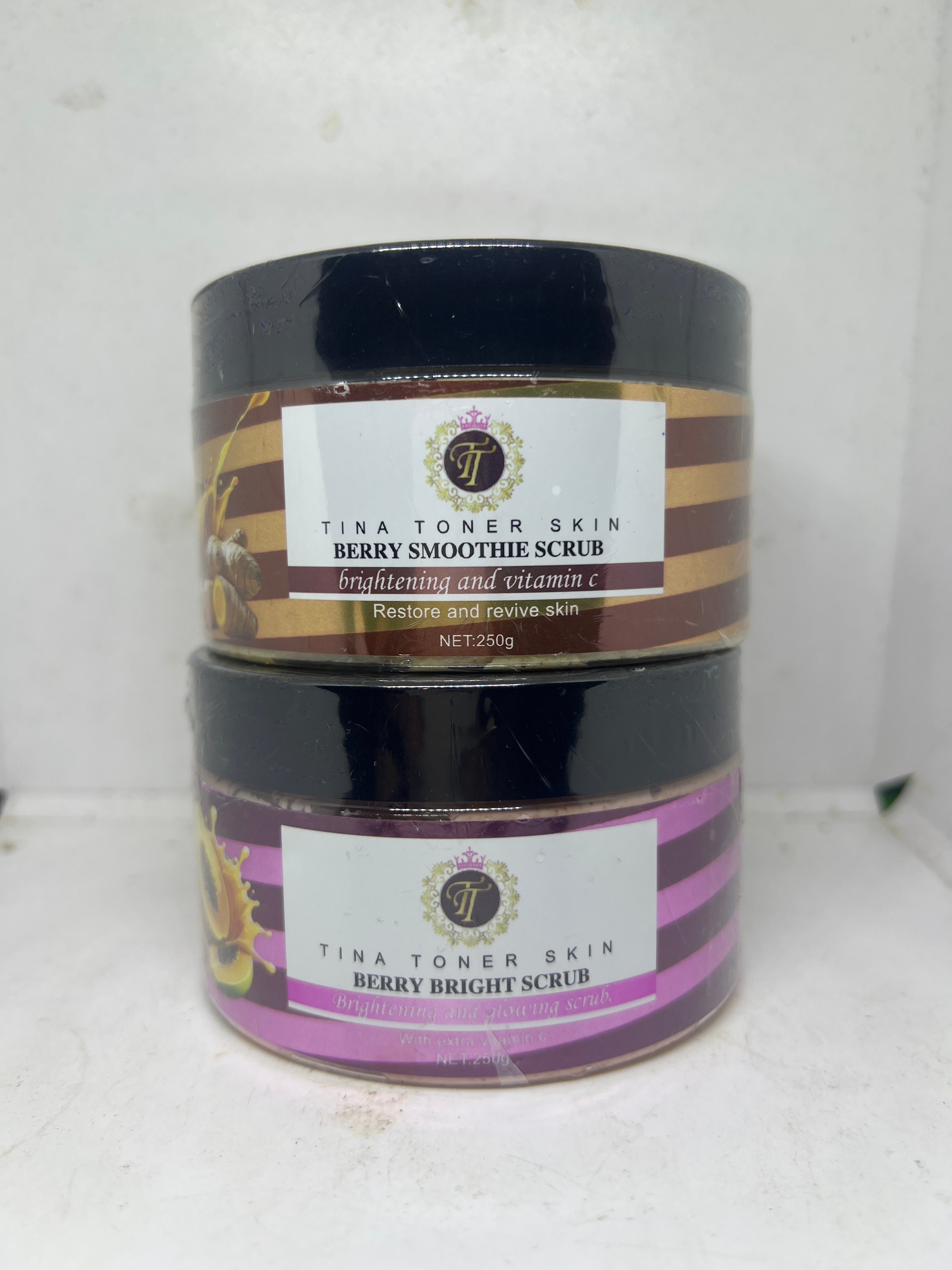 BERRY BRIGHT SCRUB   WITH PAPAYA AND TOMATOES scrub