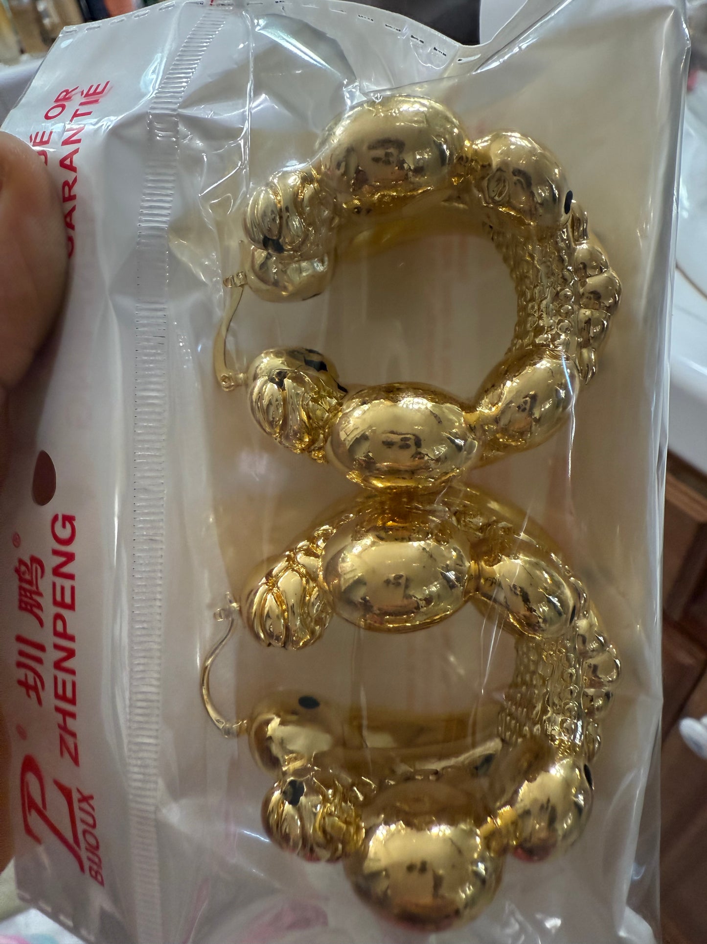 Round Gold plated. Bold earring