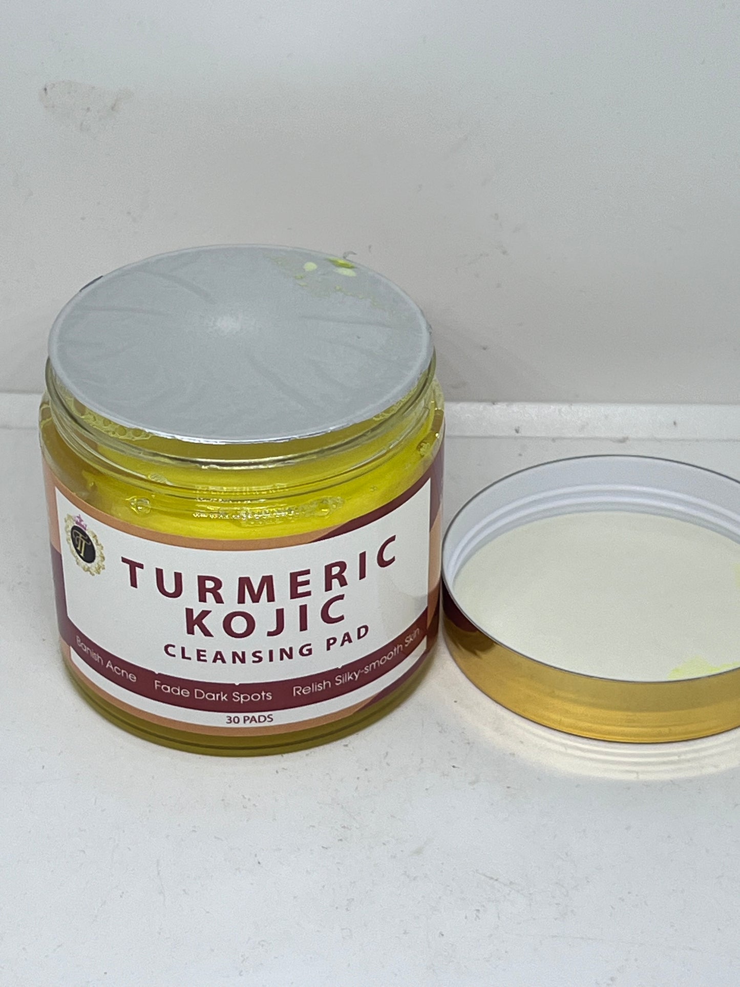 Turmeric Kojic Acid
Exfoliating Cleansing
Pads