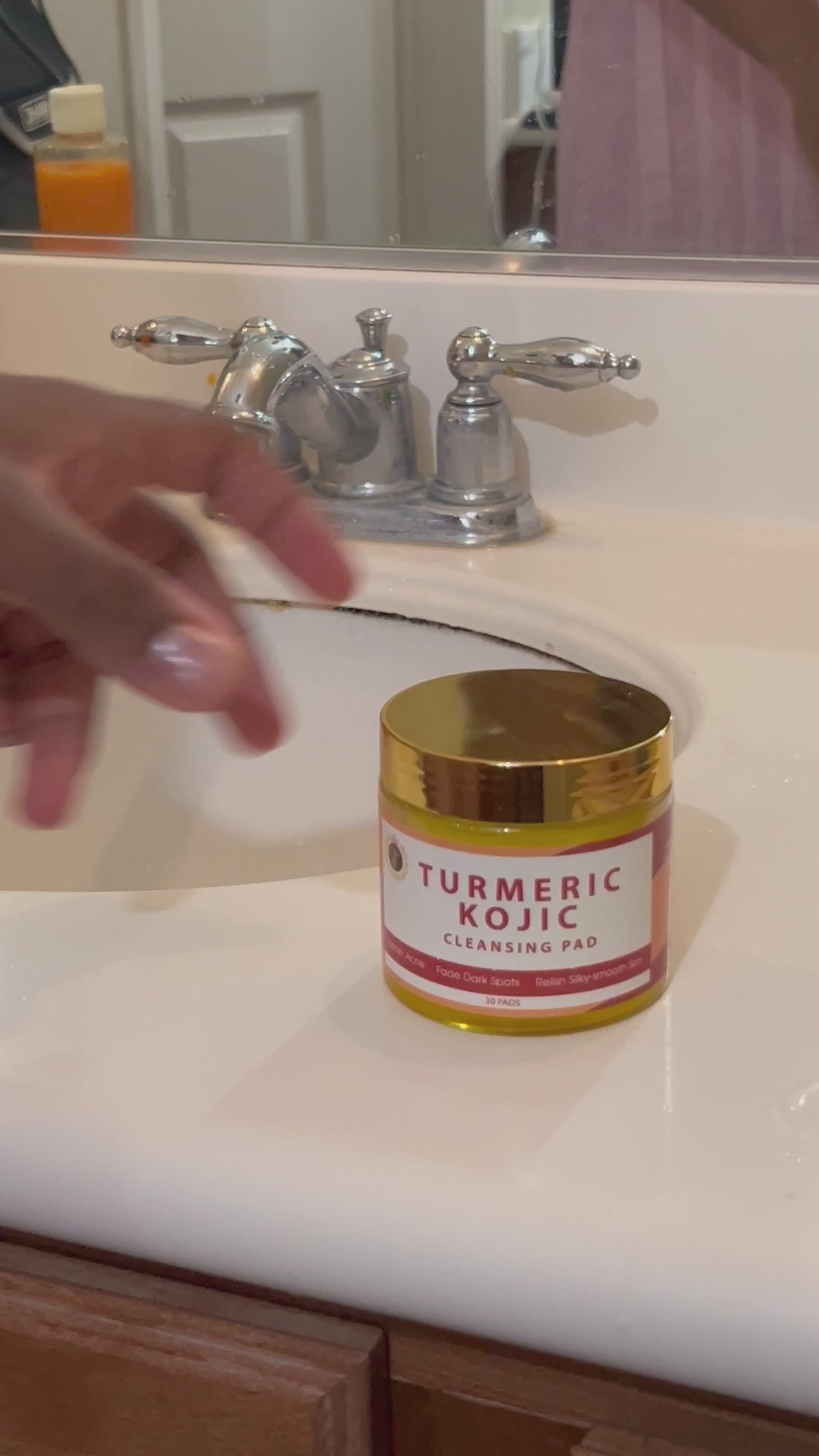 Turmeric Kojic Acid
Exfoliating Cleansing
Pads
